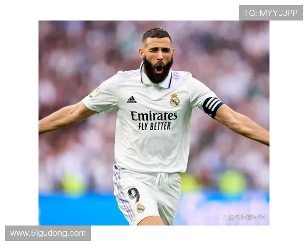 从支点到核心：本泽马在皇马战术体系中的角色演变