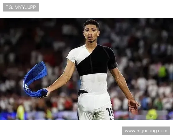 贝林厄姆金球奖竞争力解析：年轻中场冲击顶级荣誉的关键