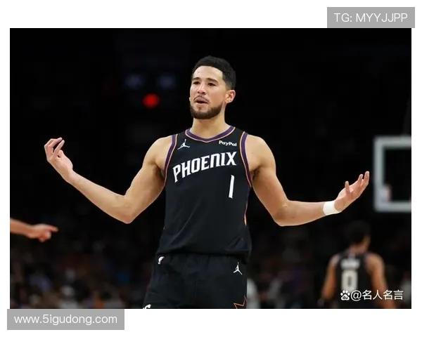 德文·布克无球跑动打出高效得分，胜过库里持球